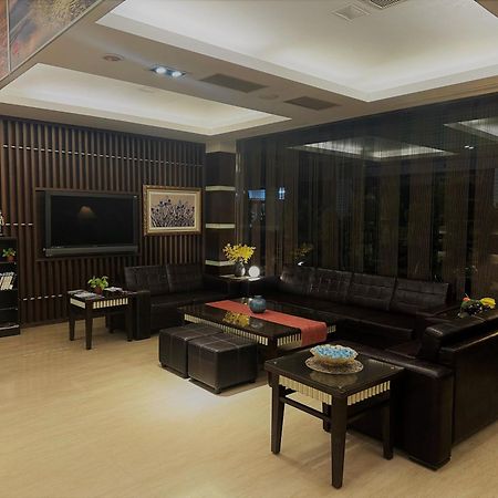 Young Soarlan Hotel - Đài Nam Ngoại thất bức ảnh
