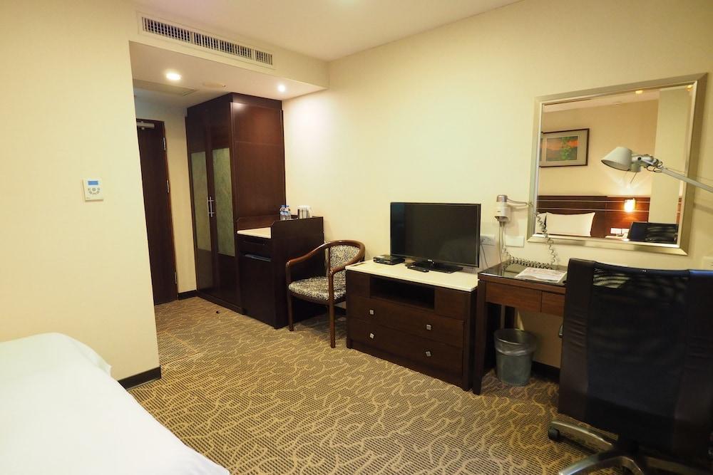 Young Soarlan Hotel - Đài Nam Ngoại thất bức ảnh