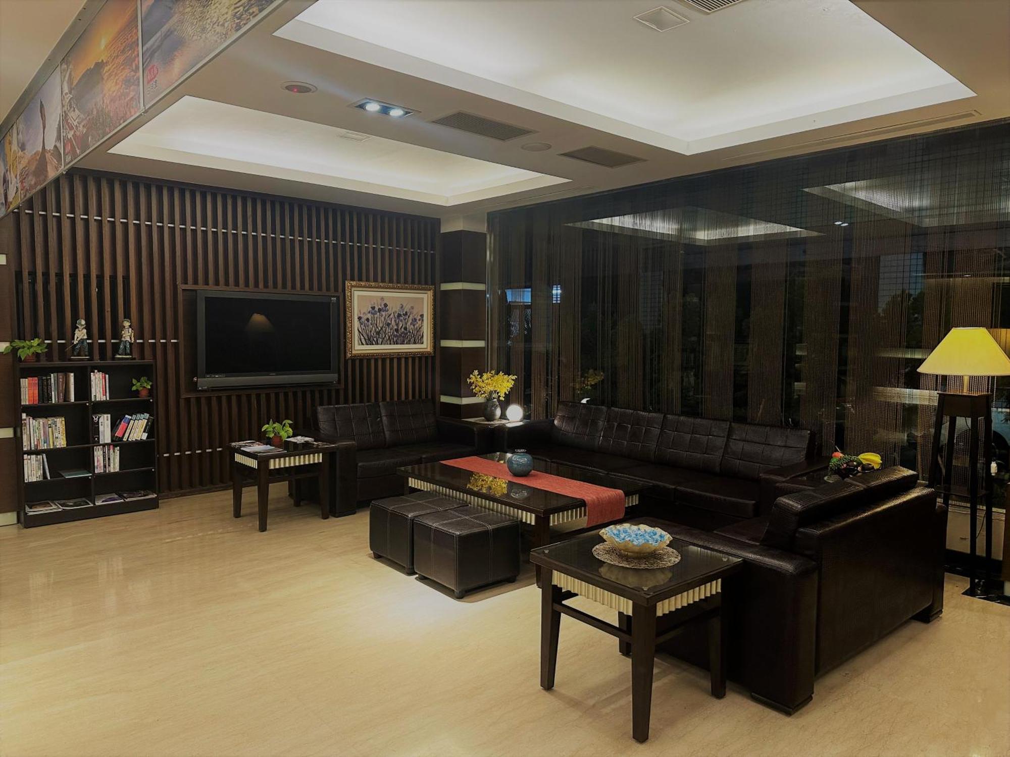 Young Soarlan Hotel - Đài Nam Ngoại thất bức ảnh