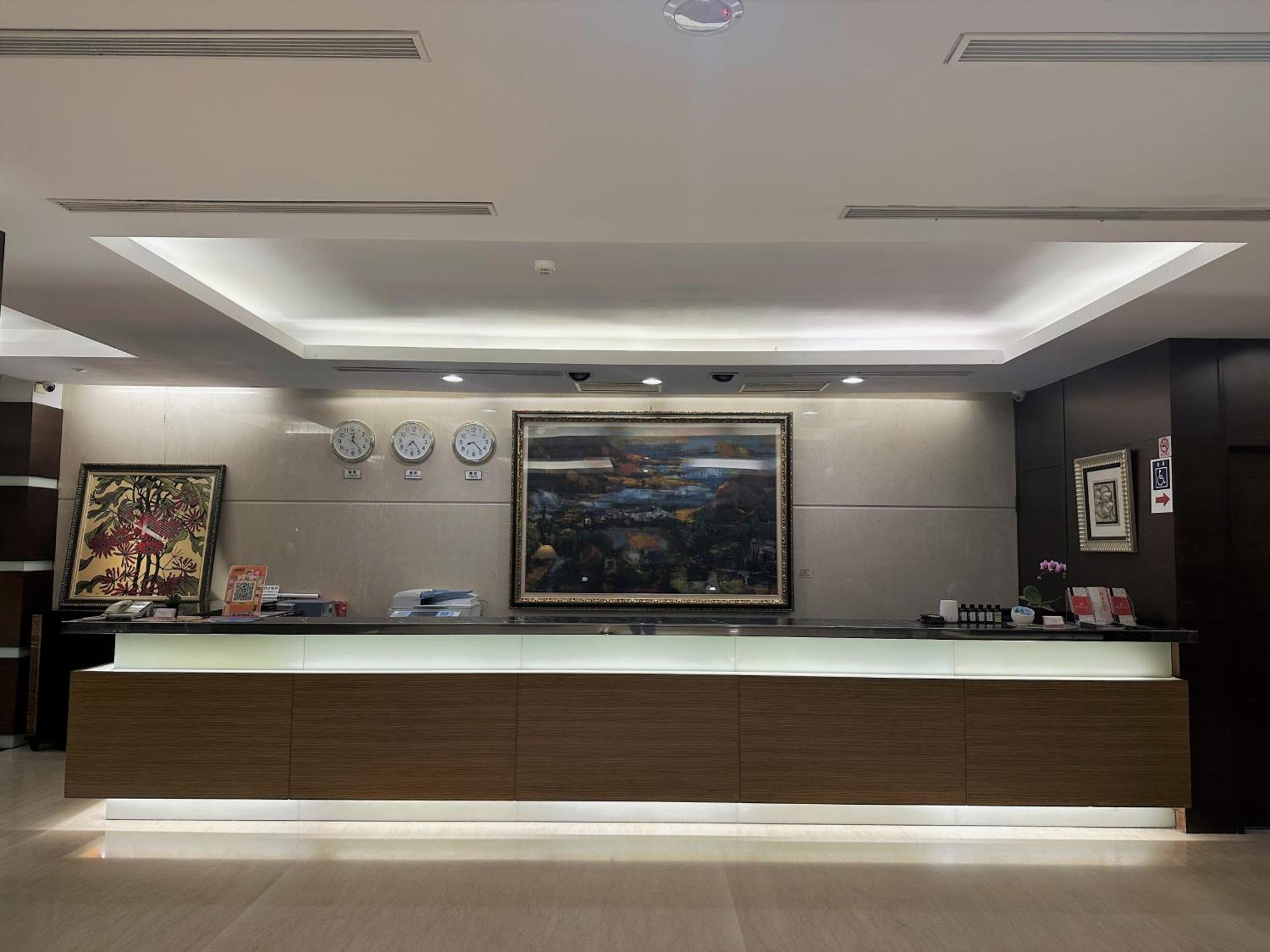 Young Soarlan Hotel - Đài Nam Ngoại thất bức ảnh