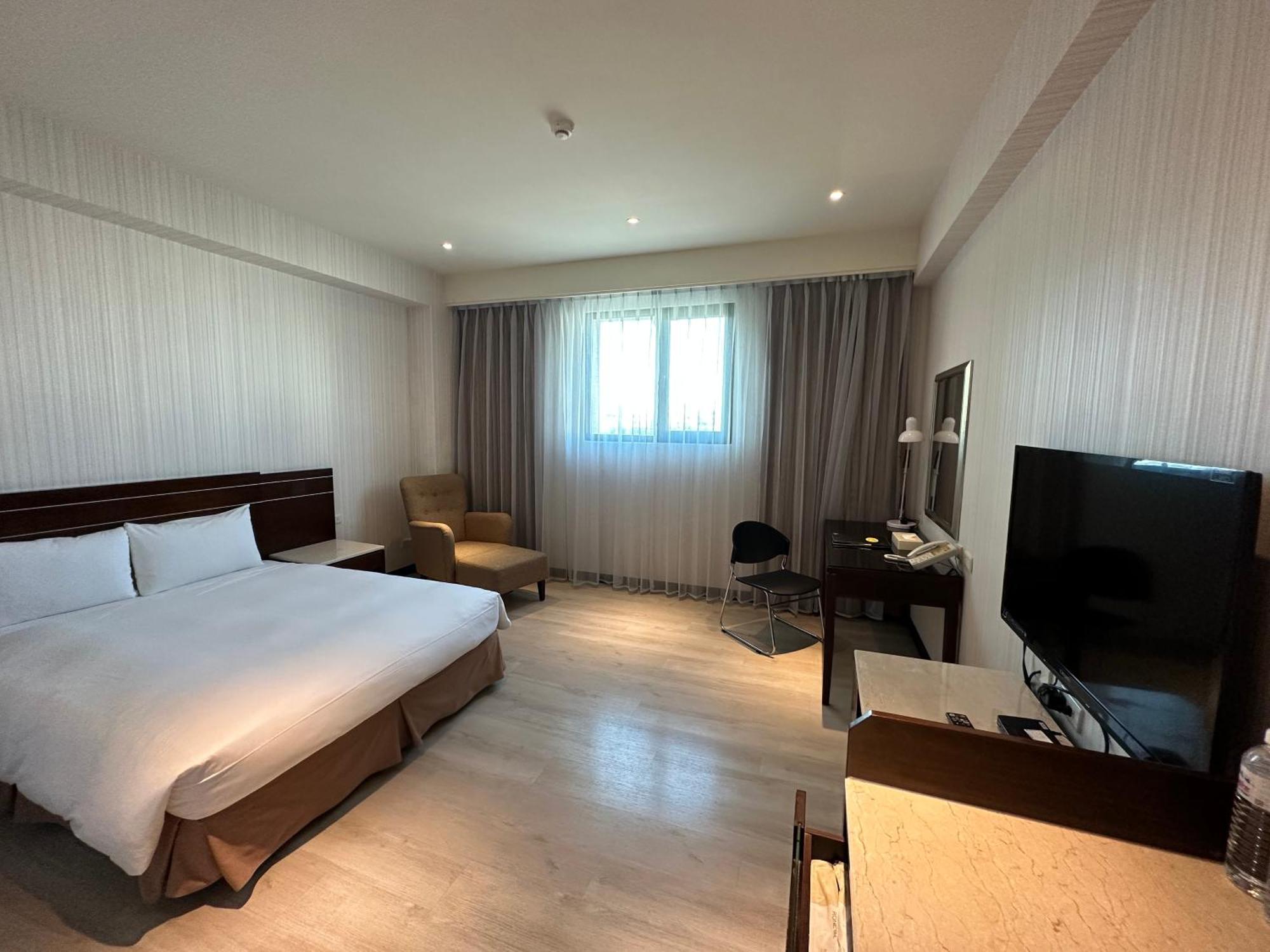 Young Soarlan Hotel - Đài Nam Ngoại thất bức ảnh