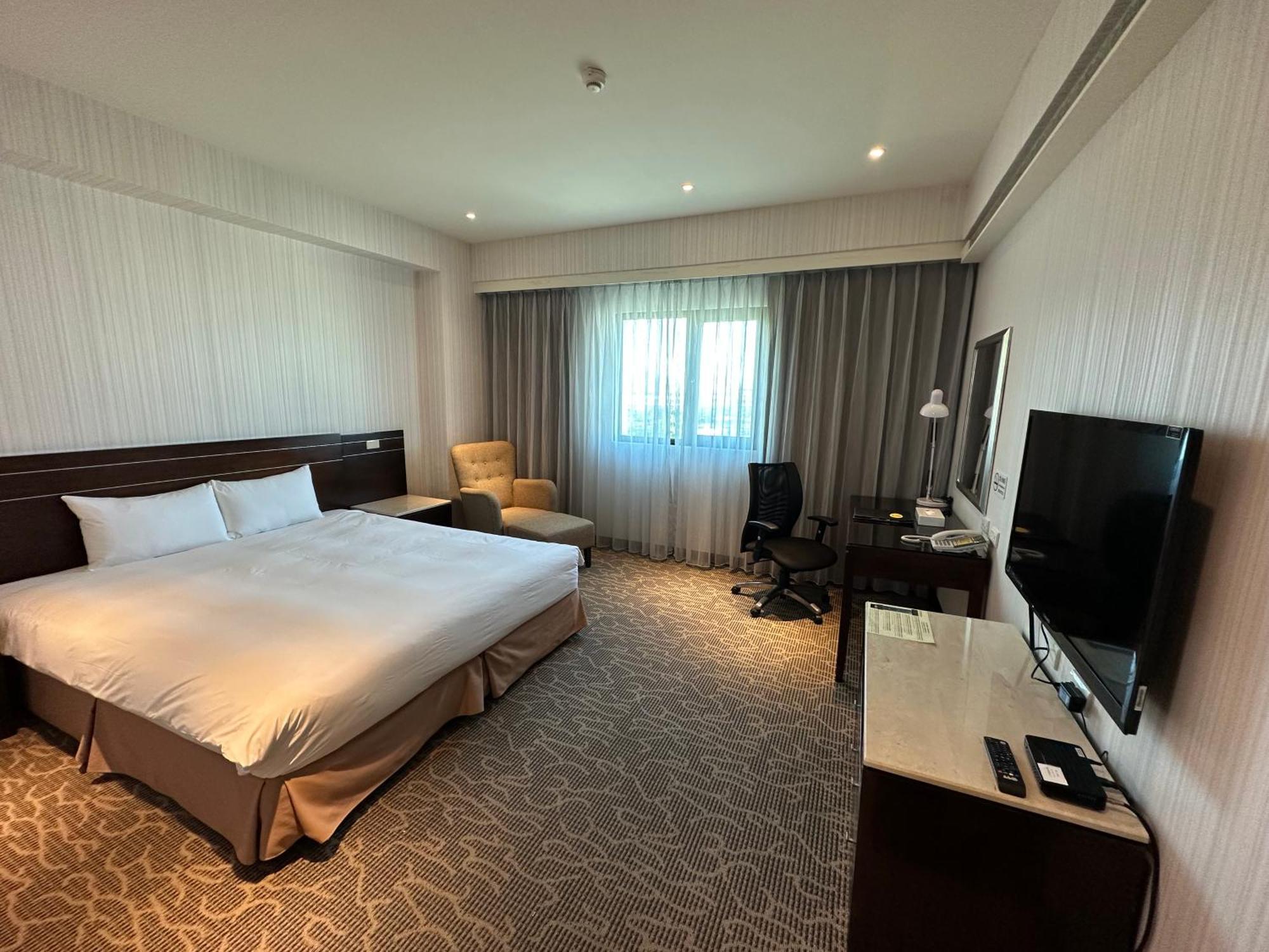 Young Soarlan Hotel - Đài Nam Ngoại thất bức ảnh