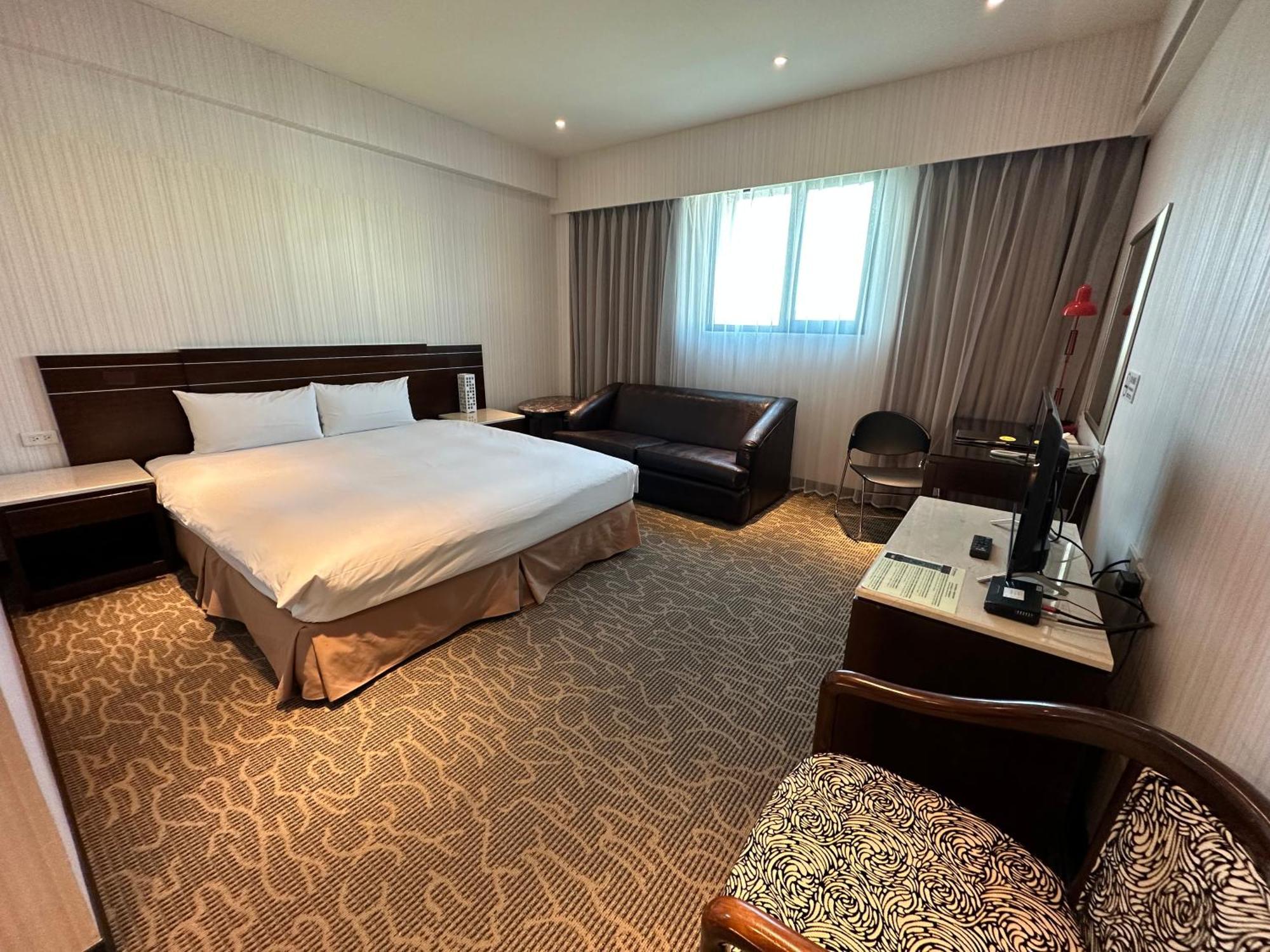 Young Soarlan Hotel - Đài Nam Ngoại thất bức ảnh