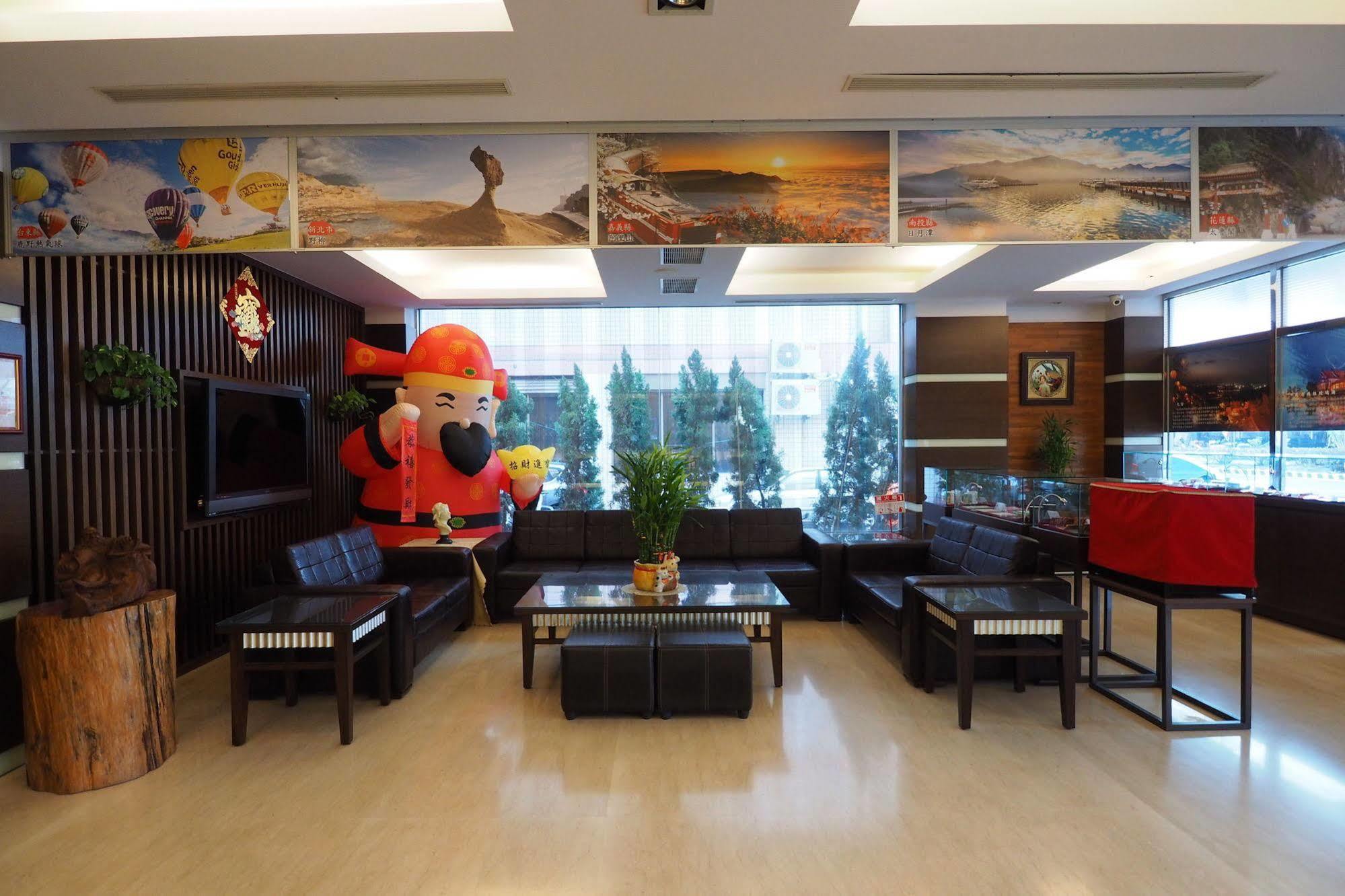Young Soarlan Hotel - Đài Nam Ngoại thất bức ảnh