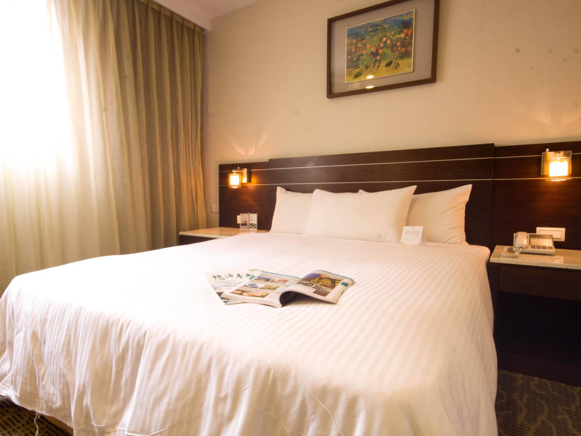 Young Soarlan Hotel - Đài Nam Ngoại thất bức ảnh