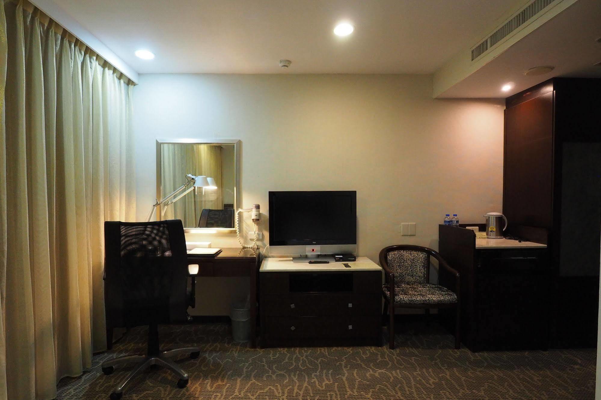 Young Soarlan Hotel - Đài Nam Ngoại thất bức ảnh