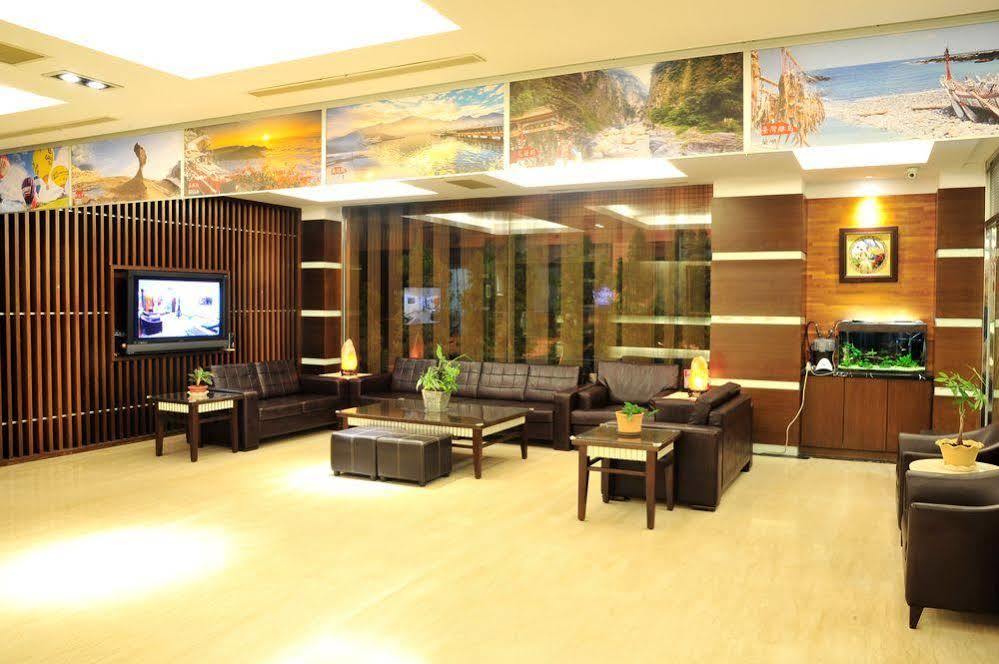 Young Soarlan Hotel - Đài Nam Ngoại thất bức ảnh